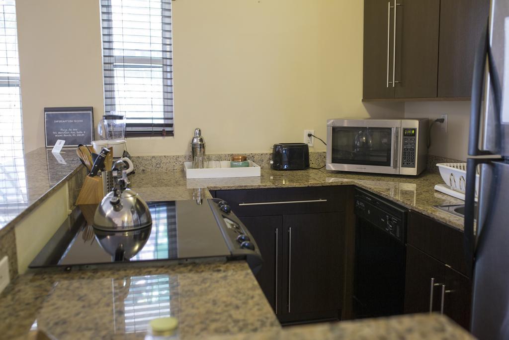 マイアミビーチ 751 Meridian Houseアパートホテル エクステリア 写真